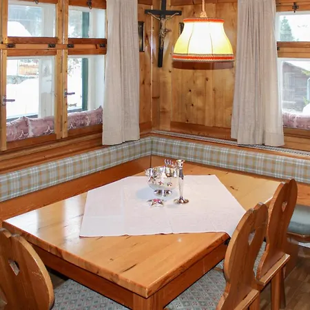 Vakantiehuis - *